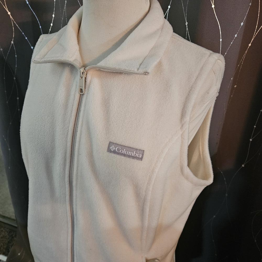Columbia Cream Fleece Vest Women's Size L #1561822‎